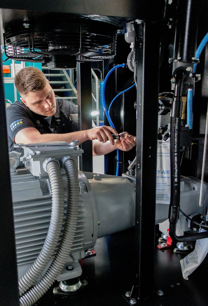 Wie beeinflusst Wartung den Energieverbrauch von Kompressoren?