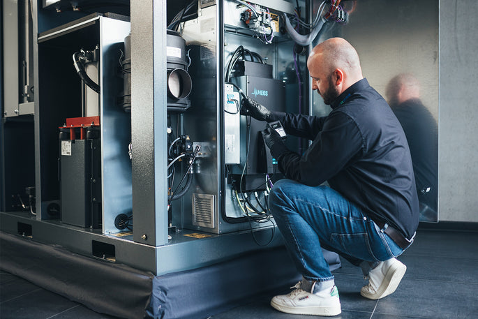 airperformance Druckluft-Effizienz-Messung wird am Kompressor angeschlossen.