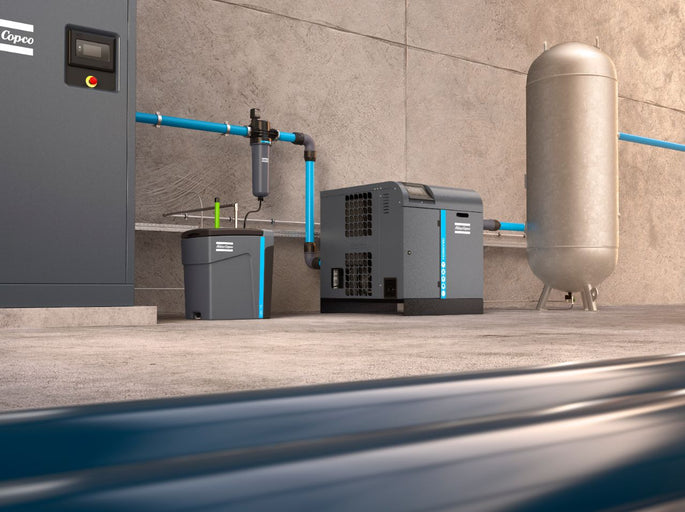 Komplette Druckluftaufbereitung mit Filter, Trockner, Behälter, Kondensatableiter und Öl-Wasser-Trenner