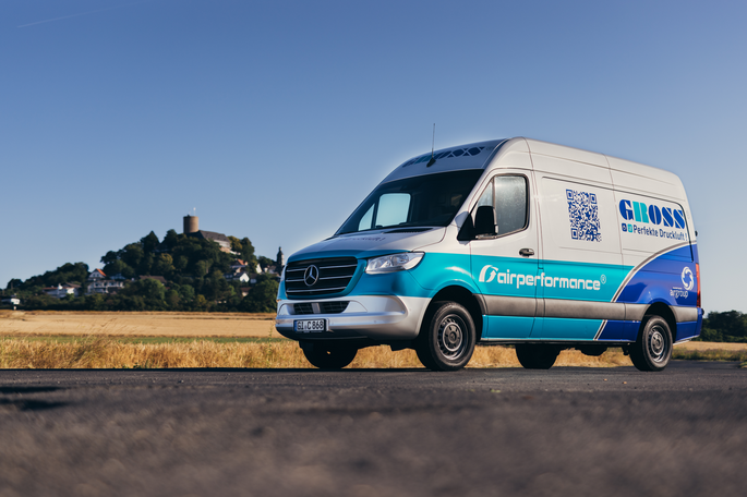 Druckluft Servicefahrzeug vor der Burg Gleiberg in Wettenberg bei Gießen